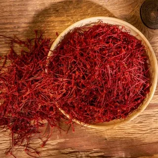 زعفران کوهی طبیعی برداشت شده از ارتفاعات